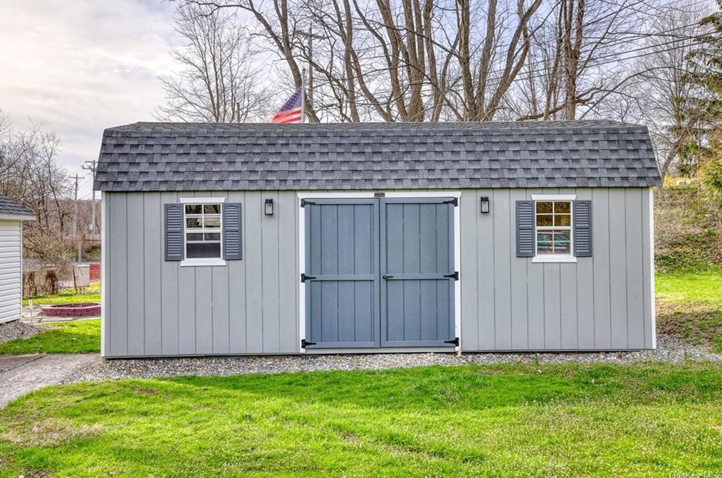 133 Pine Hill Rd, Highland Mills, NY 10930-3427