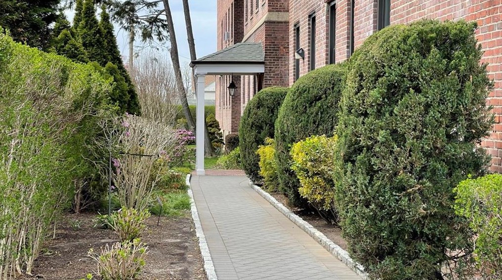 167 Centre Ave #4b, New Rochelle, NY 10805