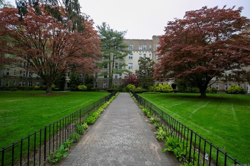 472 Gramatan Ave #r3, Mount Vernon, NY 10552
