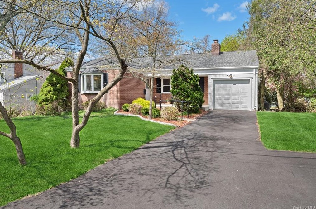 34 Revere Rd, Ardsley, NY 10502-1226