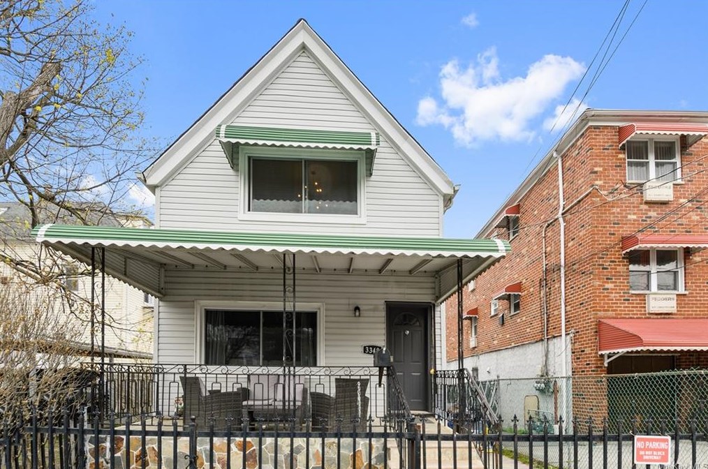 3348 Mickle Ave, Bronx NY  10469-2718 exterior