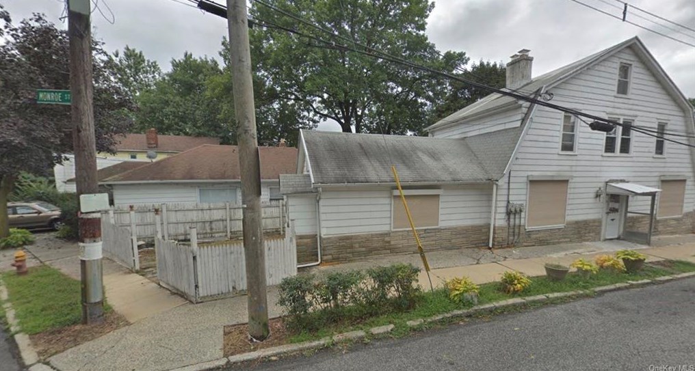 7 Monroe St, Yonkers, NY 10707-3023