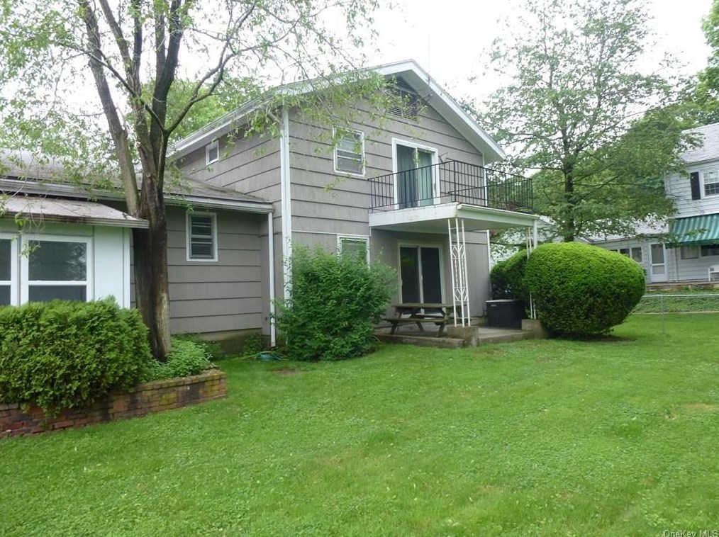 265 Barry Ave, Mamaroneck NY  10543-2827 exterior