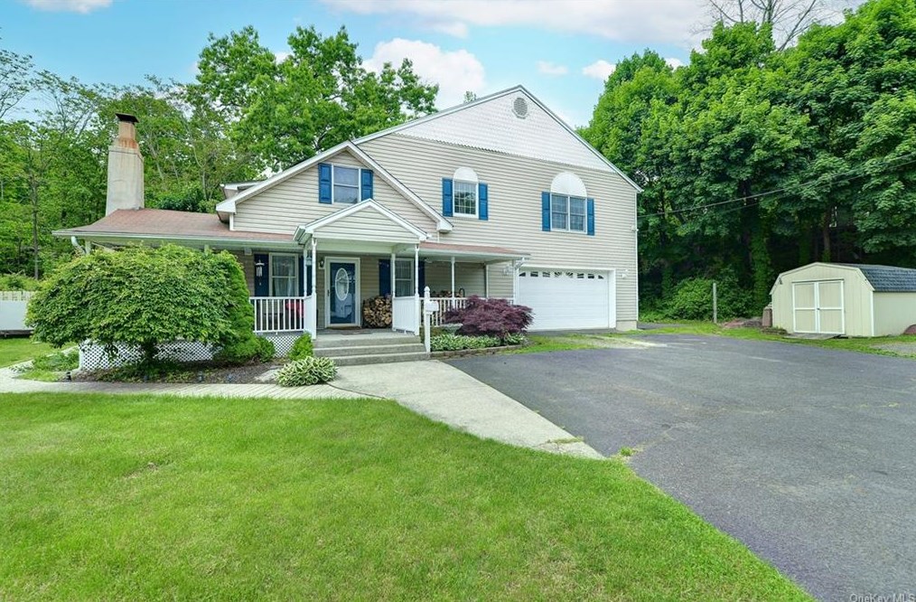 5 Academy Ave, Sloatsburg, NY 10974