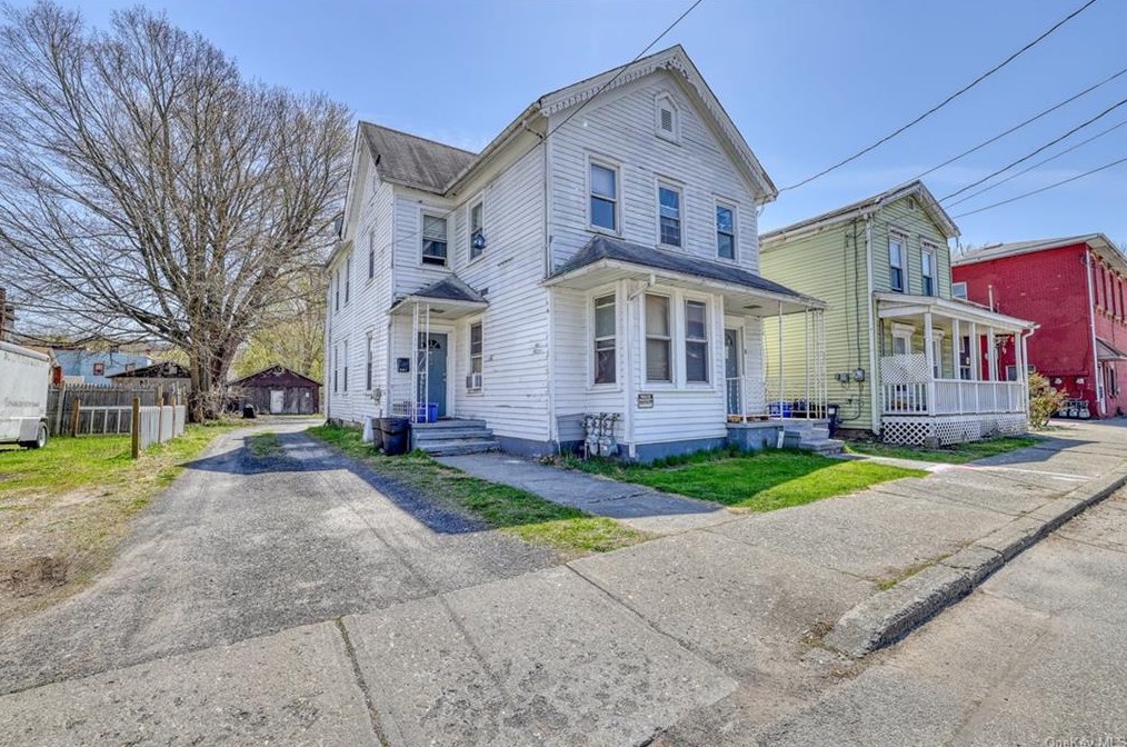 5 Pennsylvania Ave, Port Jervis, NY 12771-2619