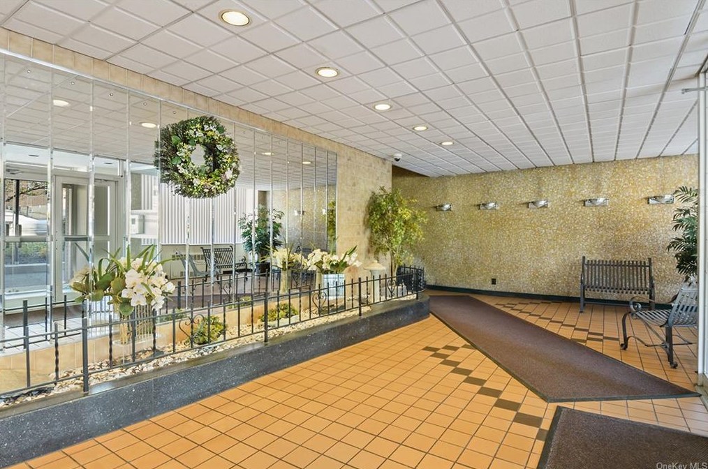 385 Mclean Ave #8d, Yonkers, NY 10705