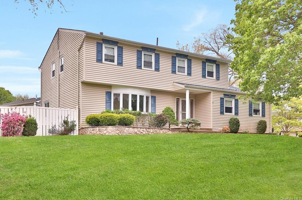 8 Emil Ln, Garnerville, NY 10923