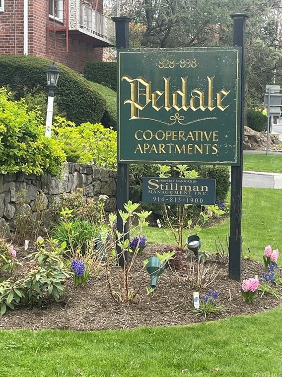 828 Pelhamdale Ave, New Rochelle NY  10801-1024 exterior