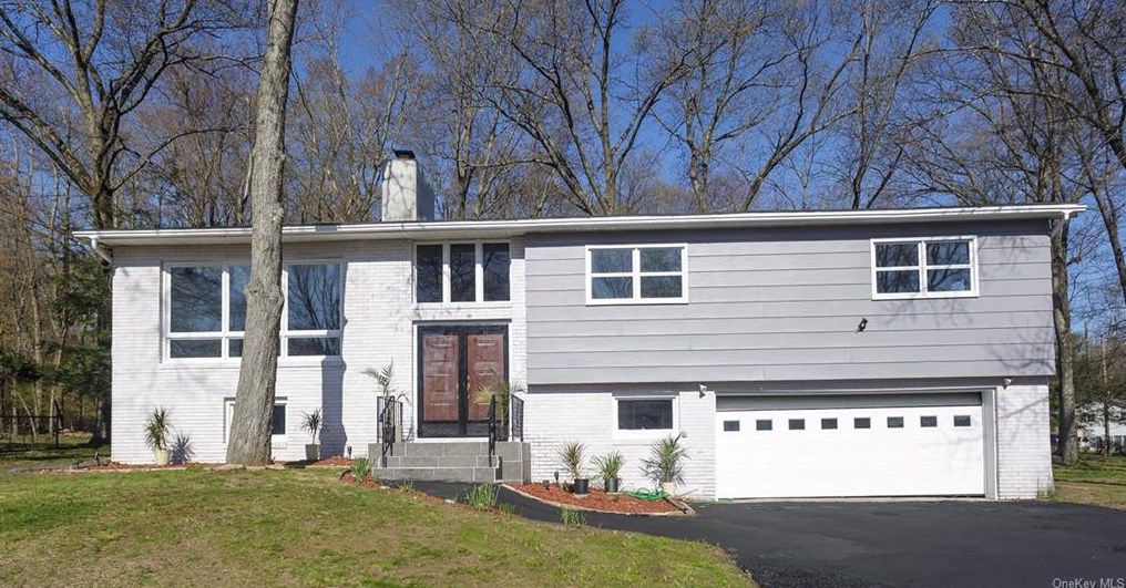28 Ona Ln, Newburgh, NY 12553-6434