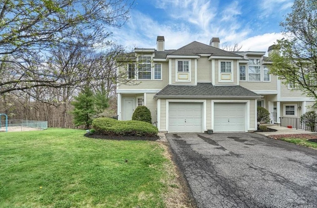 156 Delafield Ln, Newburgh, NY 12550-2584