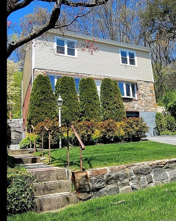 66 Homewood Ave, Yonkers, NY 10701-5227