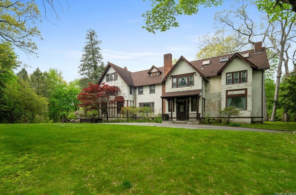 226 S Greeley Ave, Chappaqua, NY 10514