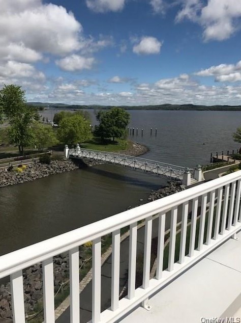 22 Lagoon Ln, Haverstraw, NY 10927