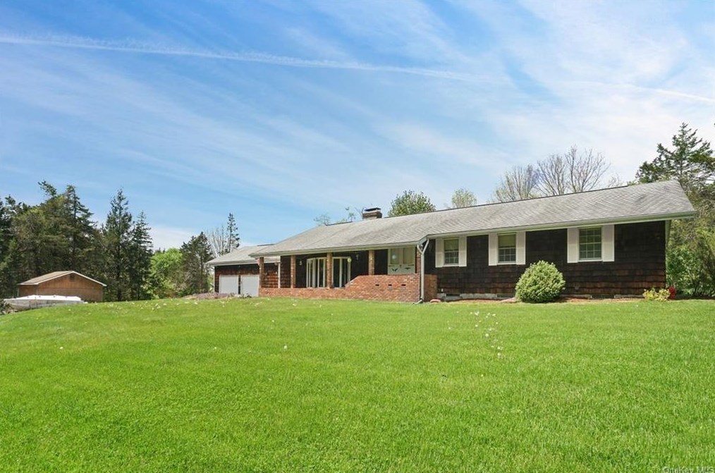 76 Mccarthy Rd, Dover Plains, NY 12522-5167