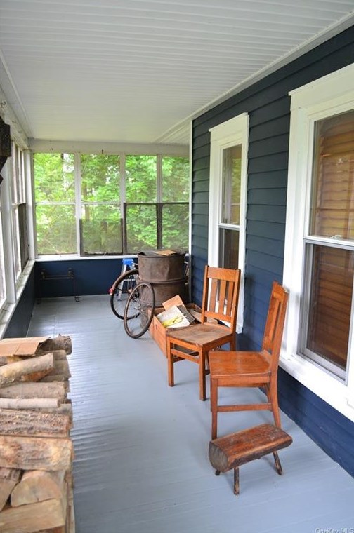 55 Riverside Dr, Roscoe, NY 12776-5204