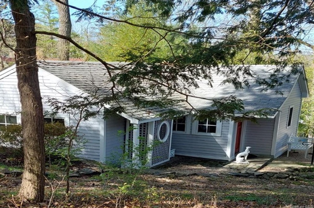 47 Clubhouse Rd, Tuxedo Park, NY 10987