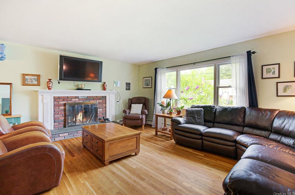 1850 Highbrook St, Yorktown Hgts, NY 10598