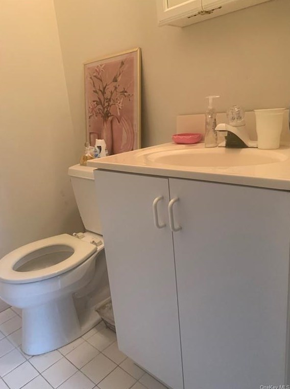 218 Hubert Humphrey Dr, Chestnut Ridge NY  10977-6720 exterior