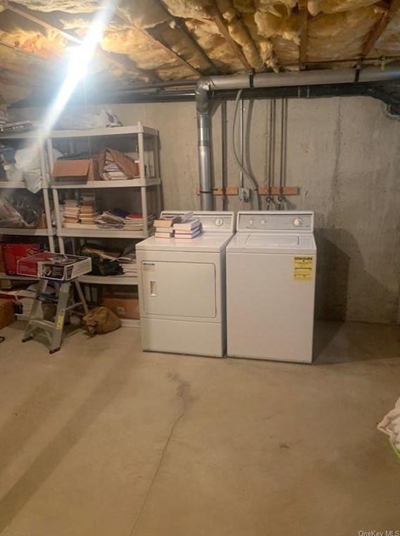 218 Hubert Humphrey Dr, Chestnut Ridge NY  10977-6720 exterior