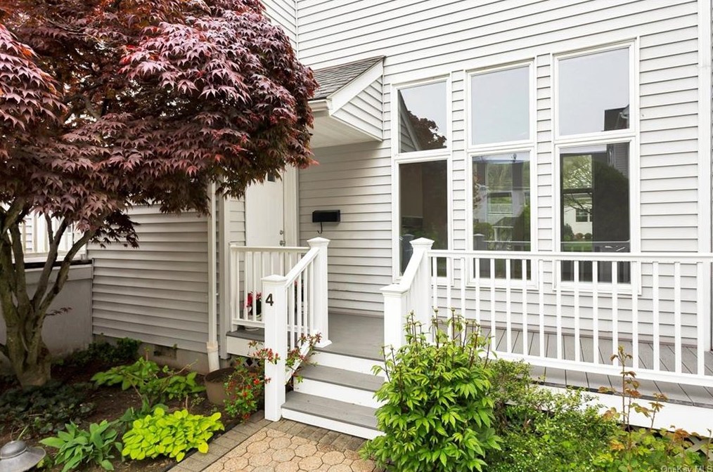 4 Cornell Pl, Rye, NY 10580-3206
