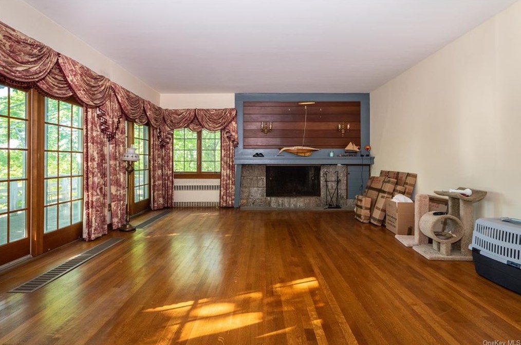 35 Abbey Pl, Yonkers NY 10701-1715 exterior