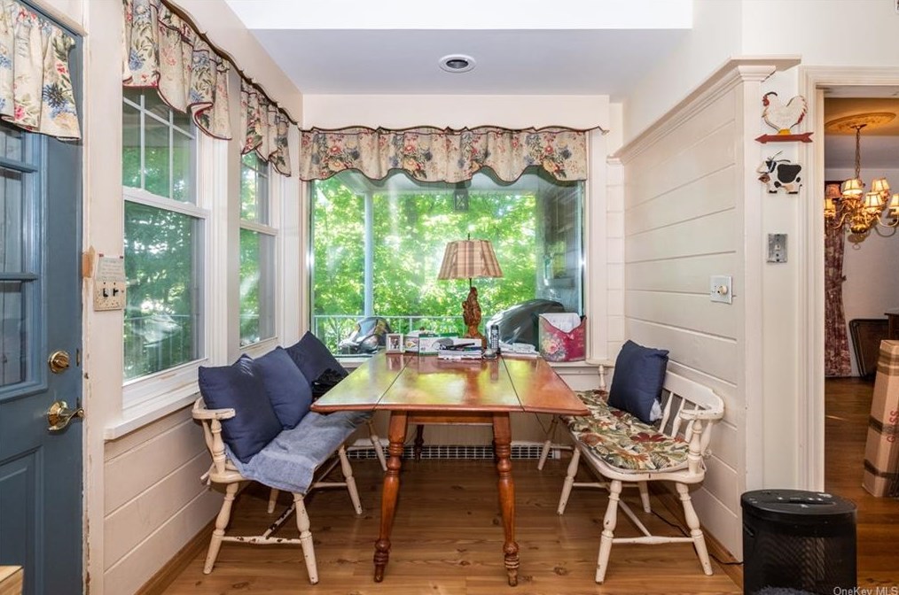 35 Abbey Pl, Yonkers NY 10701-1715 exterior