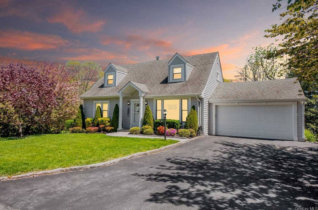 20 Ridgeland Rd, Yonkers, NY 10710-2608