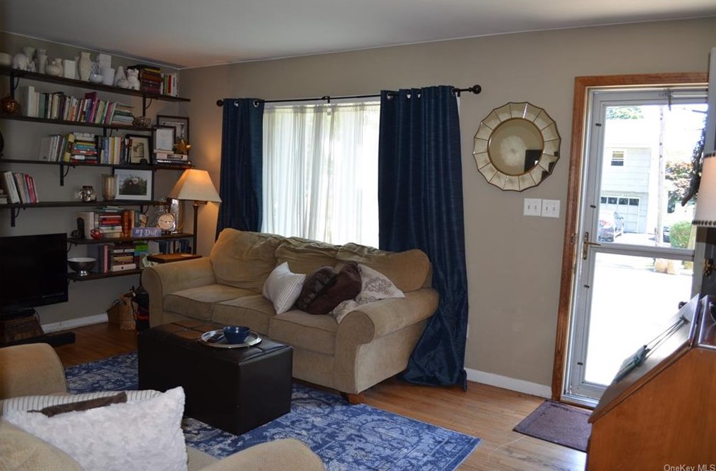 44 Maplewood Blvd, Airmont, NY 10901