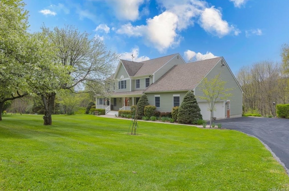 21 Crystal Farm Rd, Warwick, NY 10990