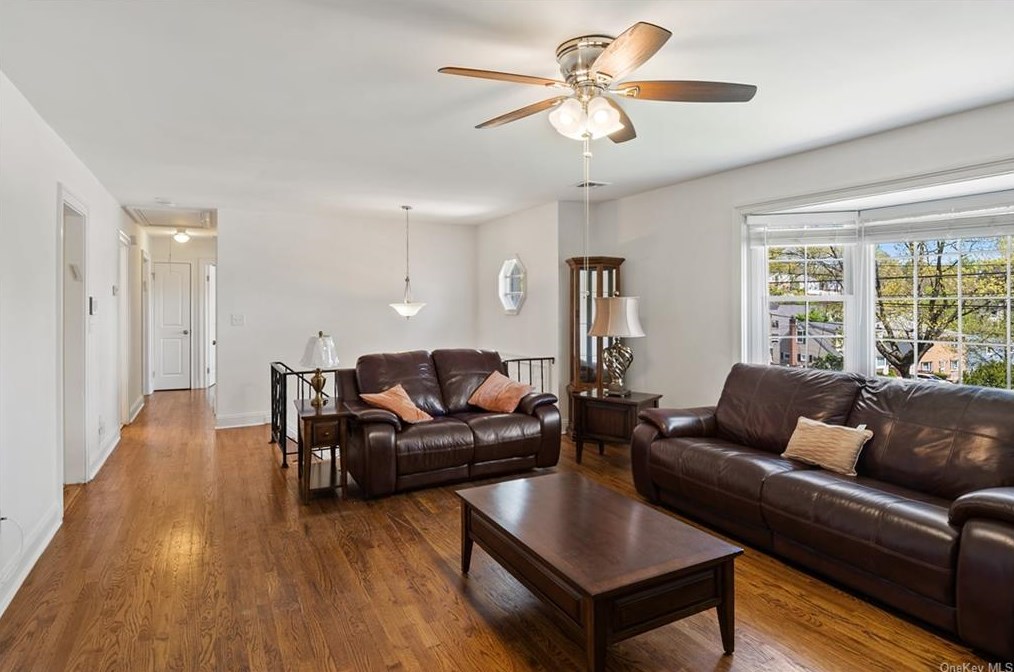 329 Alta Vista Dr, Yonkers, NY 10710-2130