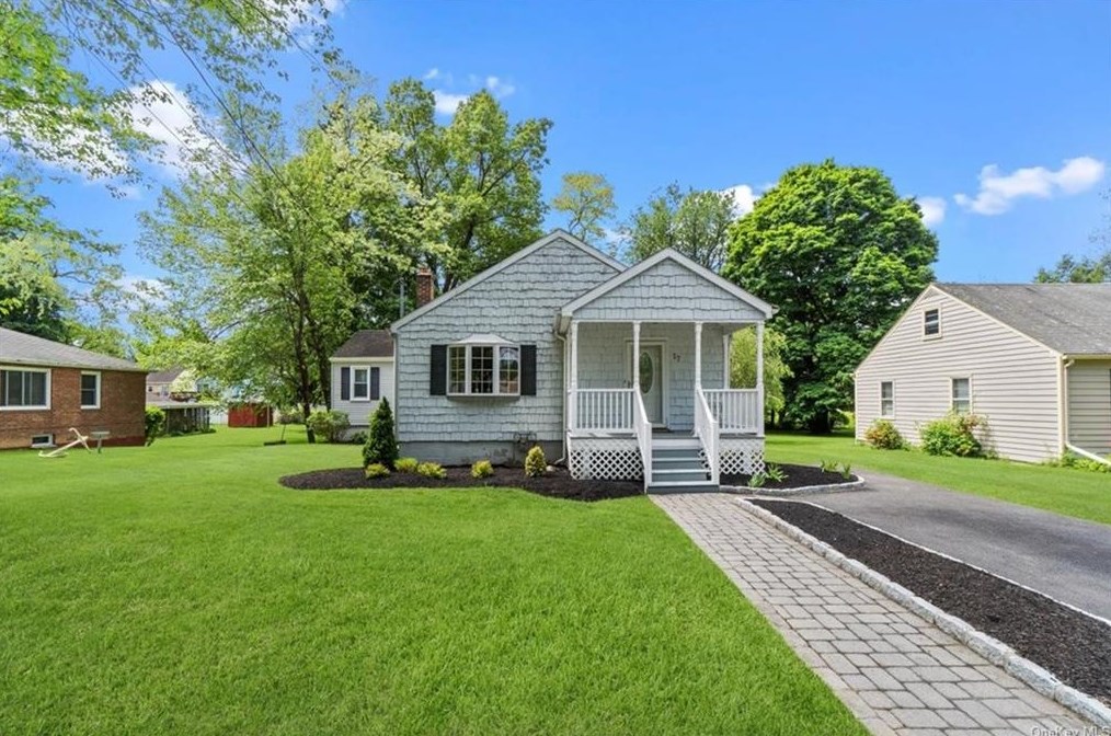 17 Locust Ave, Newburgh, NY 12553-7010