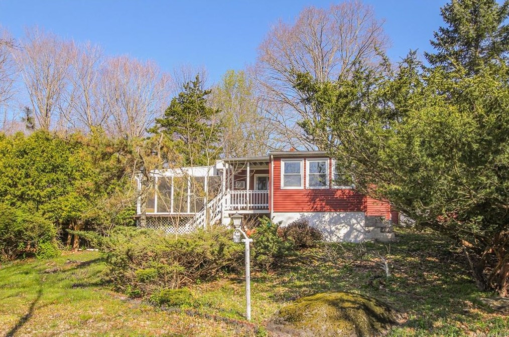23 Sunset Ln, Croton On Hudson, NY 10520-3321