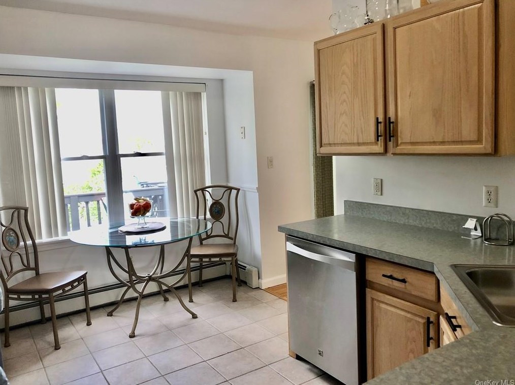 9 Silo Dr, Walden NY  12586-3413 exterior