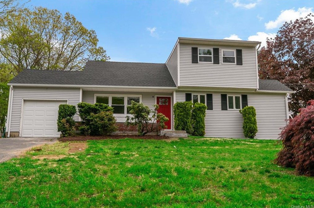 2810 Sutton St, Yorktown Hgts, NY 10598