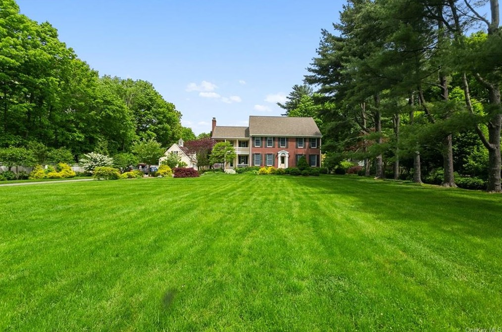 36 Mekeel St, Katonah, NY 10536-3316