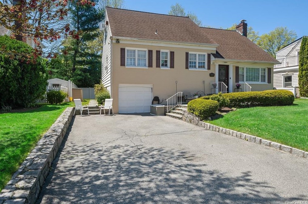 20 Arlington Rd, Scarsdale, NY 10583