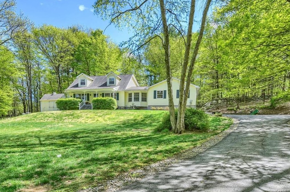 529 Blinn Rd, Croton On Hudson, NY 10520-3605