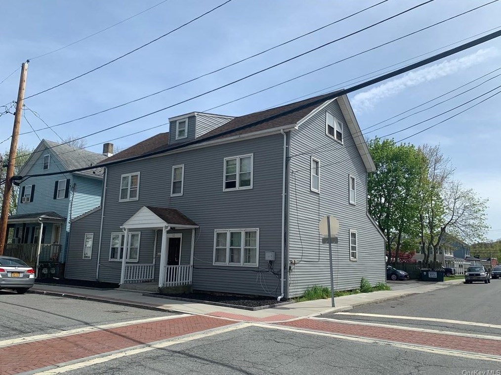 12 Main St, Pine Bush, NY 12566-6401