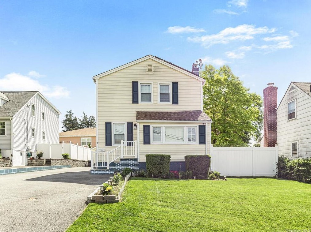 18 Salisbury Rd, Yonkers, NY 10710-3910