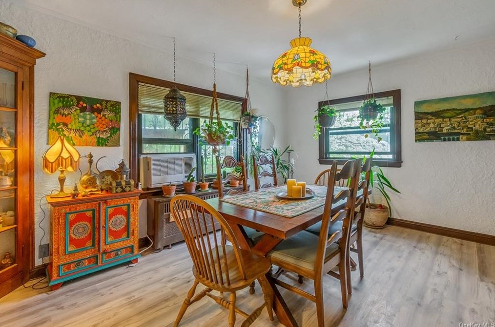 25 Cliffside Dr, Yonkers NY 10710-3140 exterior