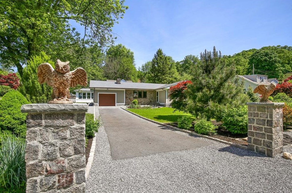 64 Shore Dr, Mahopac, NY 10541