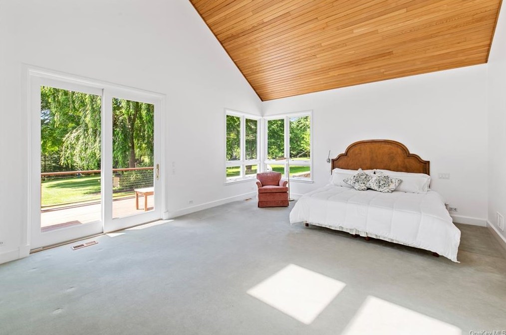 21 Logan Ln, Katonah NY  10536-3246 exterior