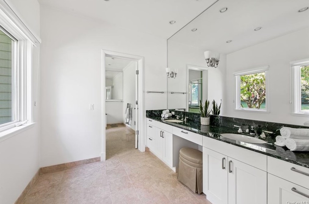 21 Logan Ln, Katonah NY  10536-3246 exterior