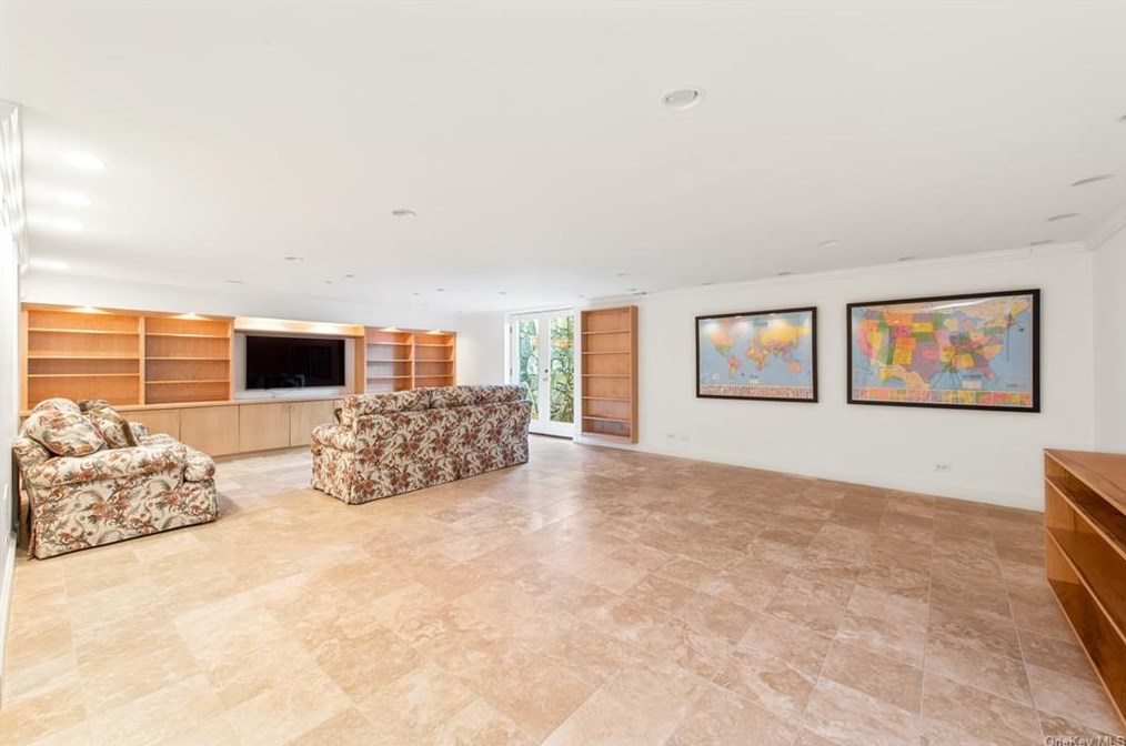 21 Logan Ln, Katonah NY  10536-3246 exterior