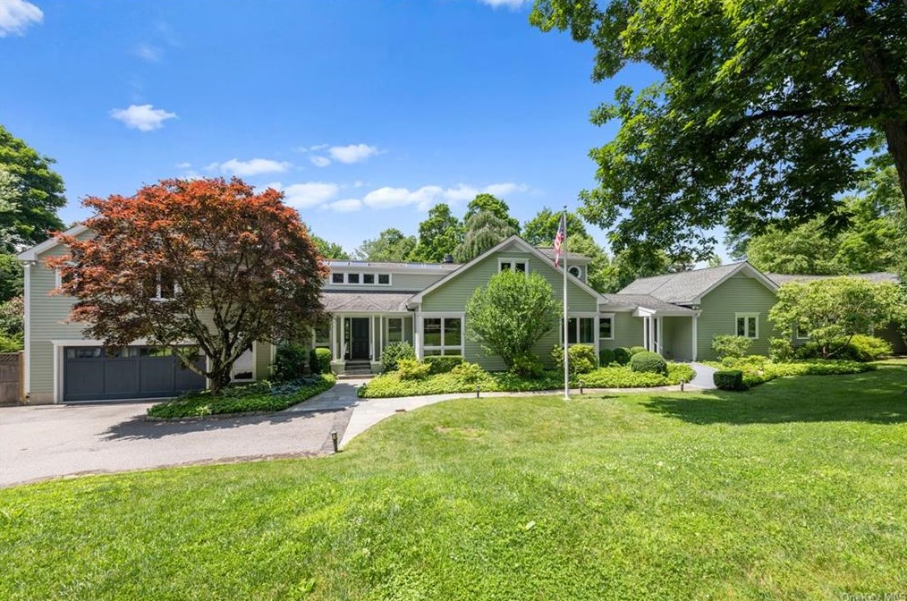 21 Logan Ln, Katonah, NY 10536-3246