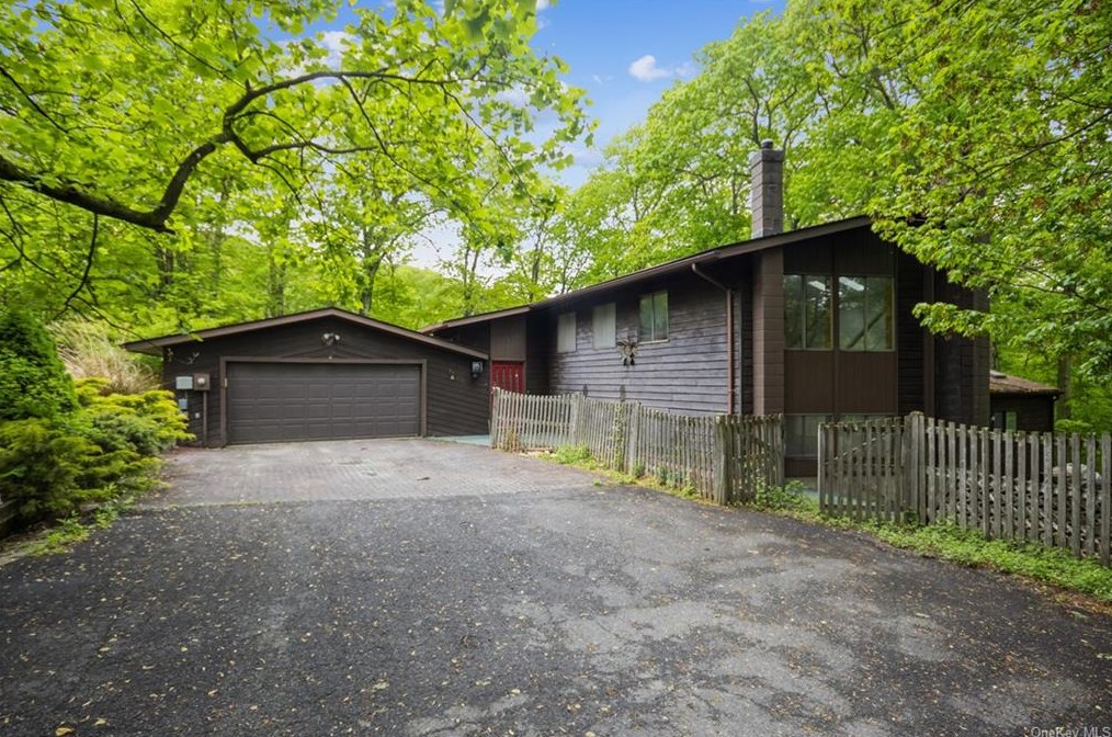 4 Mountain Brook Rd, Cornwall, NY 12518
