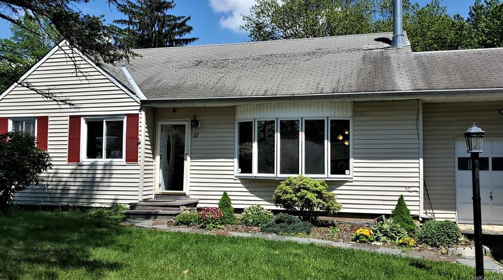 11 Cynthia Rd, Cortlandt Manor, NY 10567-1427