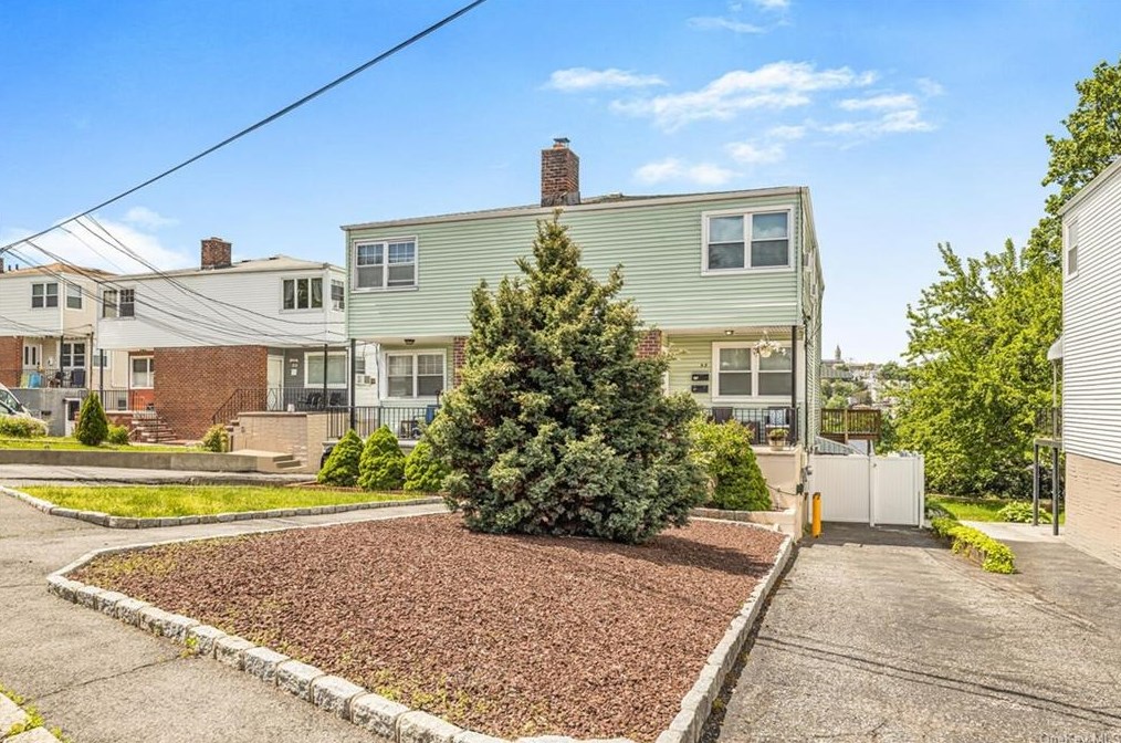 37 Troy Ln, Yonkers, NY 10701
