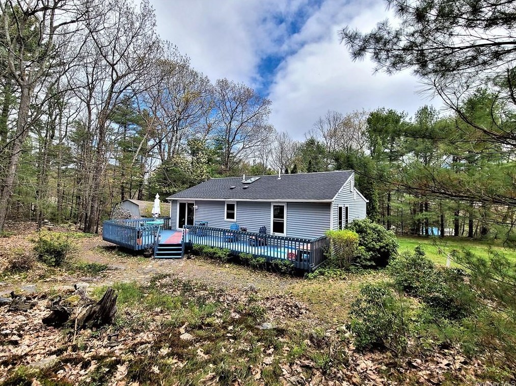 20 Pennington Ln, Huguenot, NY 12746-5116