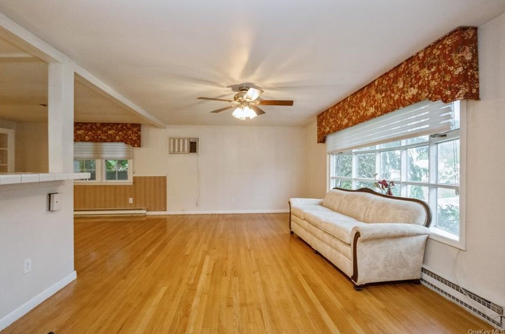 12 Estate Blvd, Newburgh, NY 12550-2520
